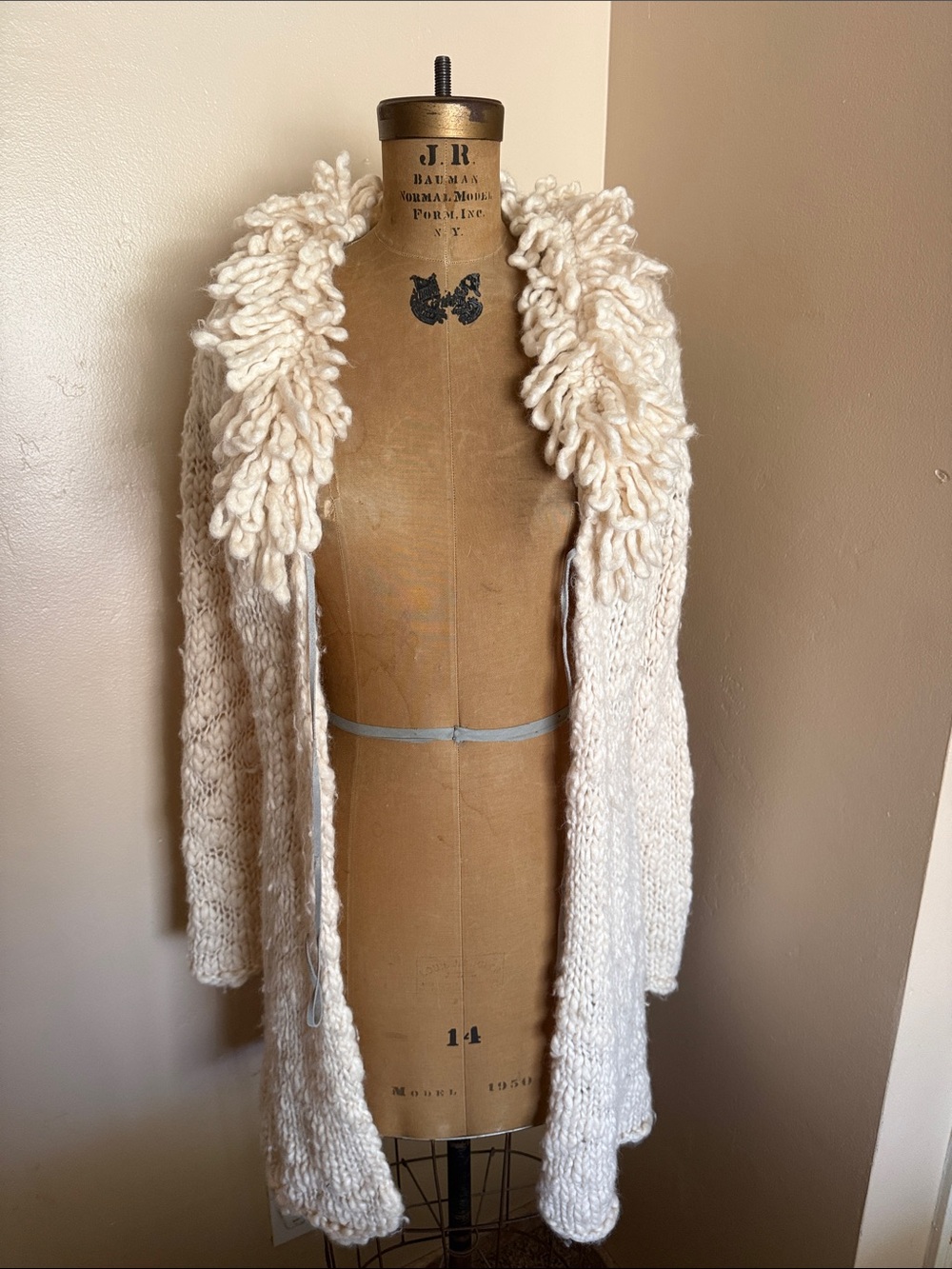 White House Black Market 98% Wool Chunky Shag Collar Sweater Coat L
